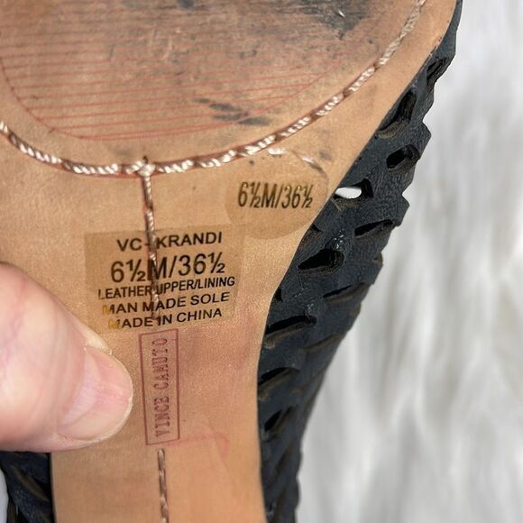 Vince Camuto Krandi Laser Cut Leather Heeled Booties Sz 5.5 - Picture 6 of 7